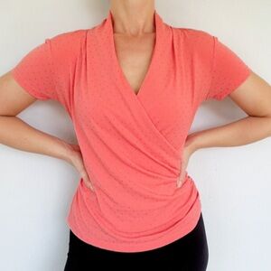 Nue Options Petite coral pink gold stud surplice wrap short sleeve blouse medium